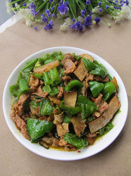青椒豆干炒肉