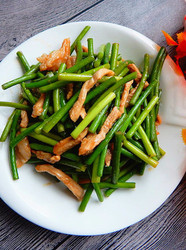 蒜苔炒肉丝