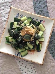 松花蛋拌黄瓜