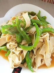 辣椒烧豆皮