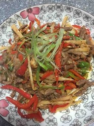 辣椒炒牛肉丝