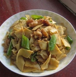 辣椒油条炒干豆腐
