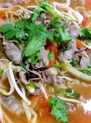 酸汤肥牛金针菇