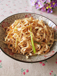 大葱炝干豆腐丝