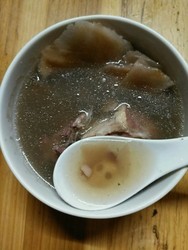 土茯苓煲猪骨