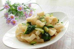 凉拌黄瓜藕丁