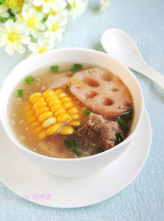 莲藕玉米龙骨汤