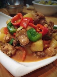 土豆焖鸡块