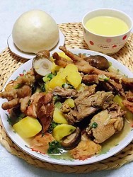 大骨鸡炖土豆香菇