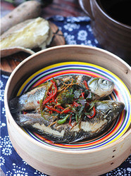 紫苏鲫鱼蒸