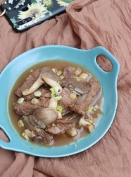 蘑菇炒牛肉