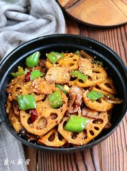 莲藕五花肉香锅