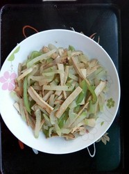 冬瓜炒白豆干