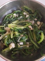 蒜炒油麦菜