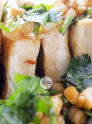 松茸口袋豆腐｜牛佤松茸食谱
