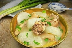 白萝卜炖山羊肉