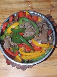 三色彩椒炒牛肉