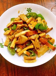 五花肉炒香干