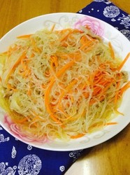 胡萝卜炒粉丝