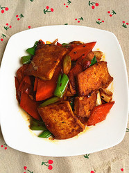 回锅豆腐胡萝卜片