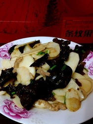 黑木耳炒山药