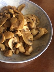 蘑菇炒鸡丁