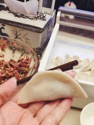 猪肉芹菜水饺