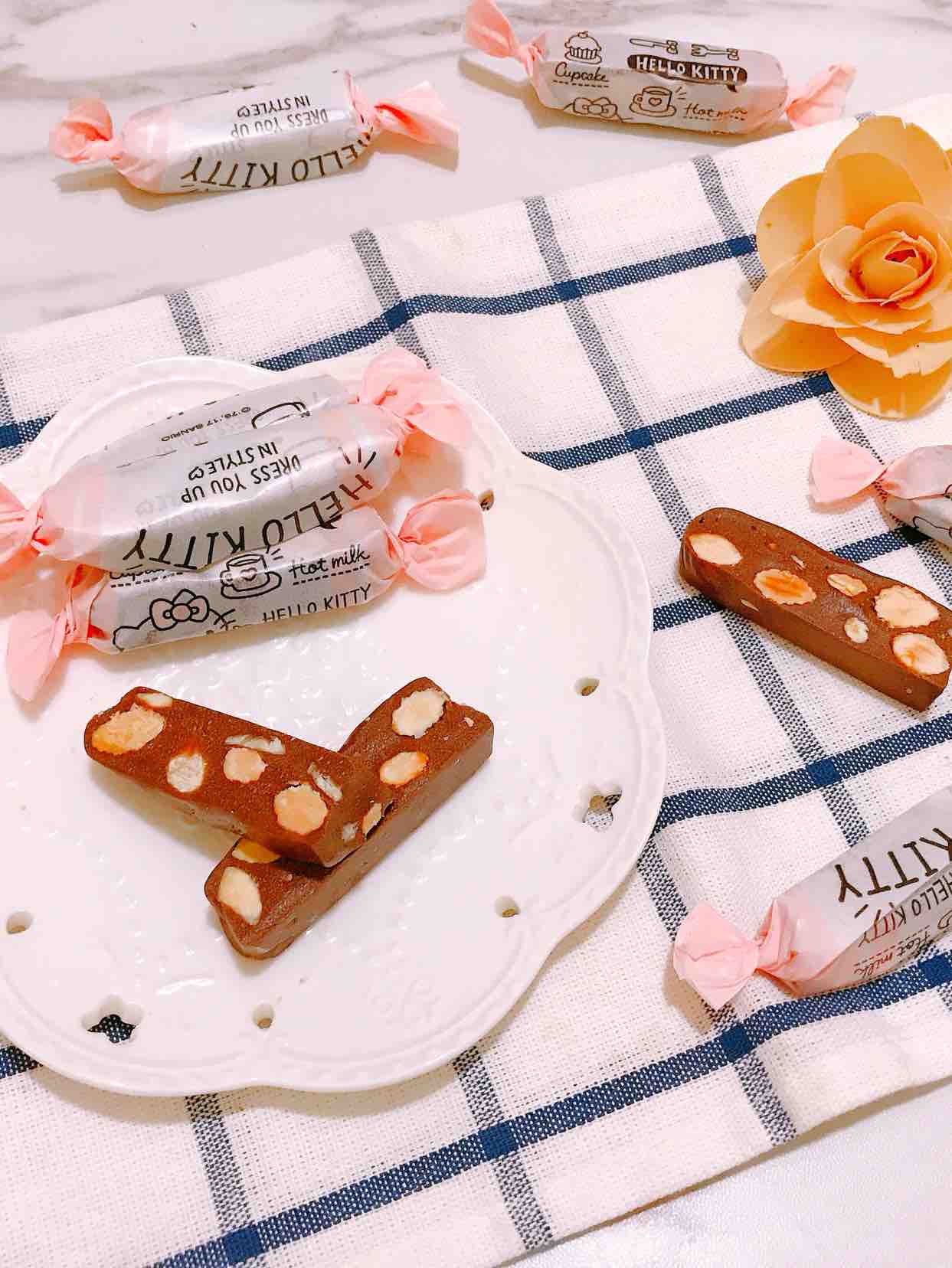 巧克力榛子杏仁牛轧糖