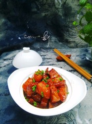 五花肉烧小芋头