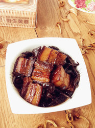 五花肉烧野生黄蘑