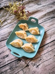 老黄瓜虾仁蒸饺