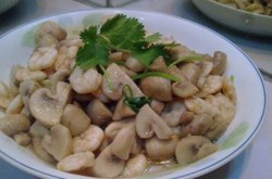 黄虾炒磨菇