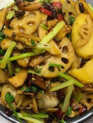 绝对正宗的麻辣干锅五花肉