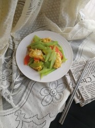 莴苣丝胡萝卜炒蛋