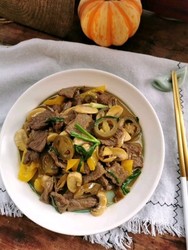 口蘑炒肉片