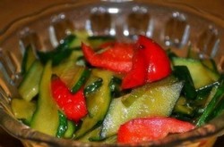 红椒炒黄瓜片